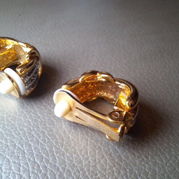 Clip On Earrings Gold Silver Two Tone Rope Knot Not Pierced 1 inch Vintage - Picture 5 of 5
